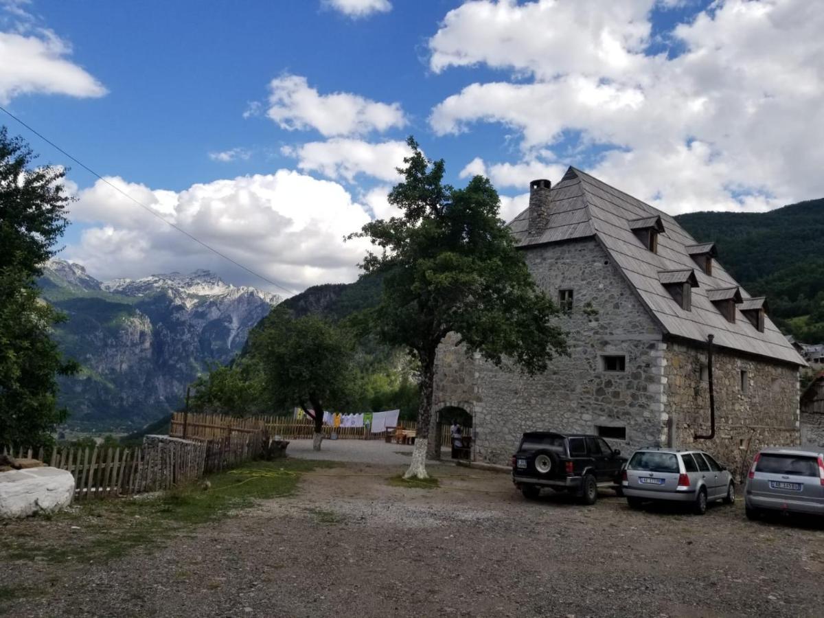 Hotel Bujtina Carku Theth Esterno foto