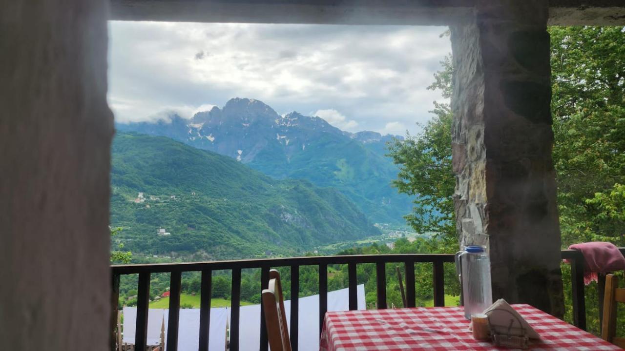 Hotel Bujtina Carku Theth Esterno foto